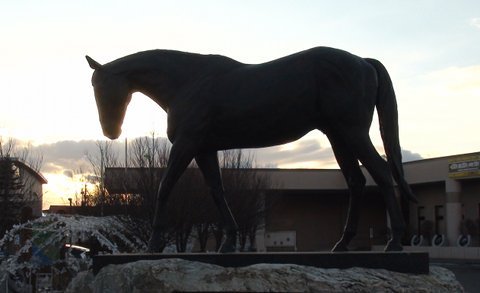 困った時の馬オブジェ